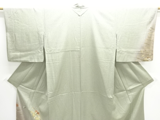  地紙に椿・菊模様刺繍訪問着